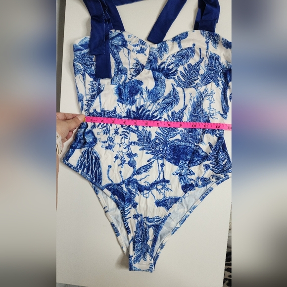 ‼️NEW‼️Blue and White Patterned Swimsuit Size M - Picture 6 of 8